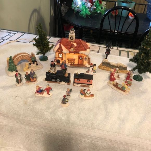 Xmas. 20 piece train village - Picture 2 of 15